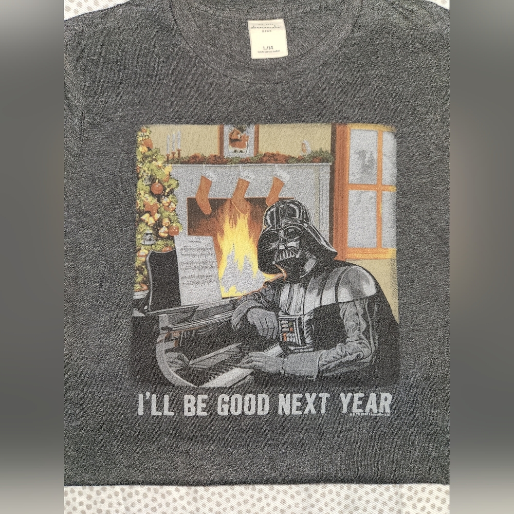 ABERCROMBIE & FITCH BOYS DARTH VADER GRAPHIC TEE